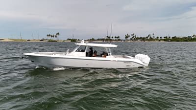 BOATZON | Everglades 455 Center Console 2027