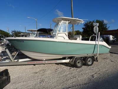 BOATZON | Everglades Boats 230 2009