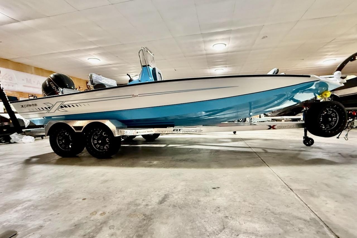 2026 Express H22 Bay - Sold Boat