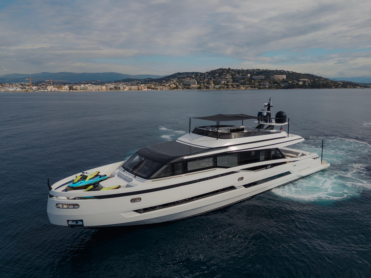 2022 Extra X99 FAST - Sold Boat