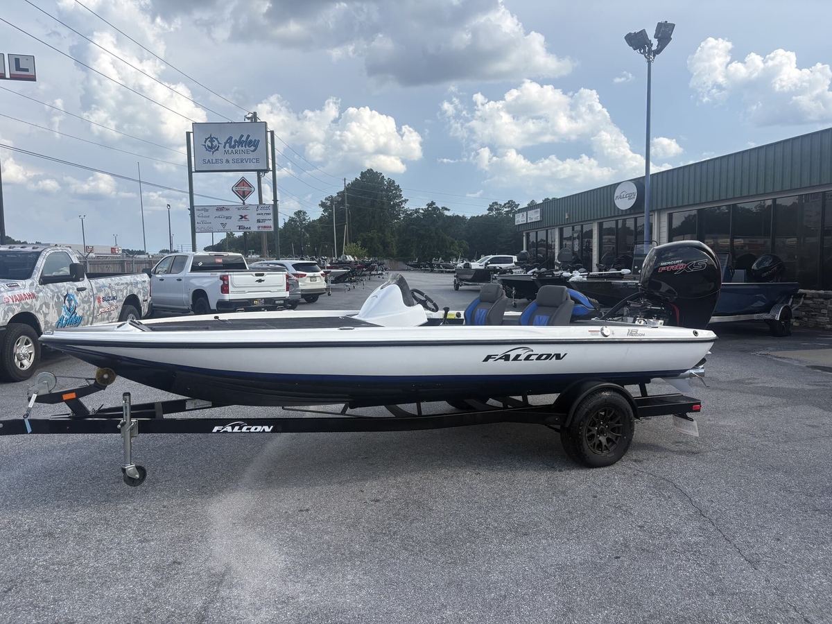 2025 Falcon 18 Freedom - Sold Boat