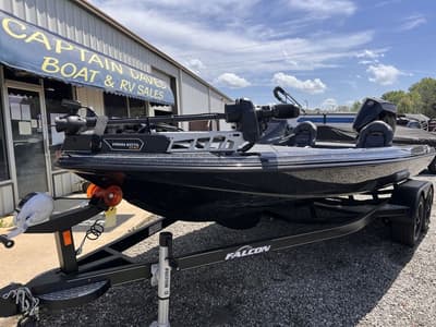 BOATZON | Falcon Bass Boats 20 Predator 2025
