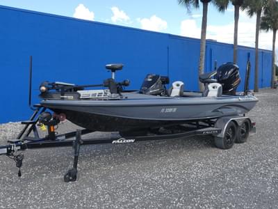 BOATZON | Falcon Bass Boats F20 Predator 2021