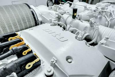 BOATZON | Ferretti Yachts 870 2014