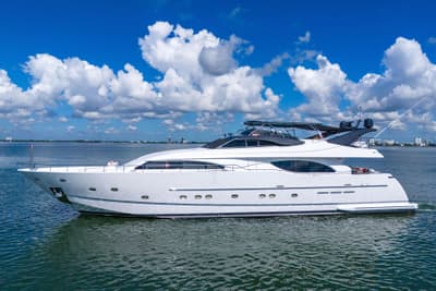 BOATZON | Ferretti Yachts Custom Line 94 2002