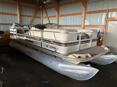 BOATZON | Fischer 200 Freedom Deluxe with Mercury 50hp 2000