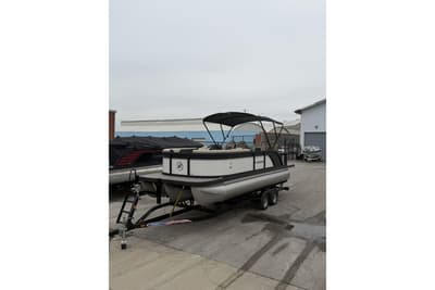 BOATZON | Flagship D22RF Ext Deck 2026