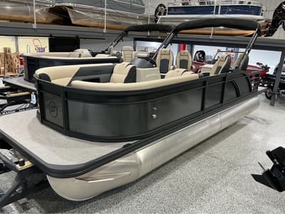 BOATZON | FLAGSHIP D22RF XT Tritoon wMercury 150L 2026