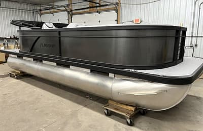 BOATZON | Flagship Pontoons E20 CU BiToon 2026