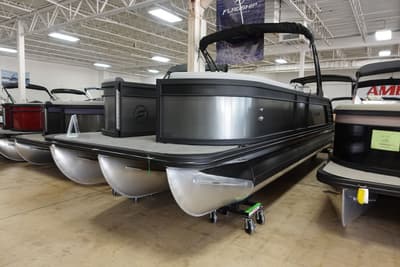 BOATZON | Flagship Pontoons D25CU XT Tritoon 2025