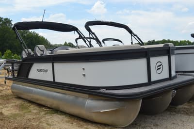BOATZON | Flagship Pontoons Discover 20 RF XT Tritoon 2026