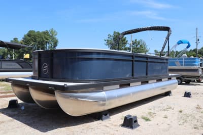 BOATZON | Flagship Pontoons Freedom 22 CU XT Tritoon 2026