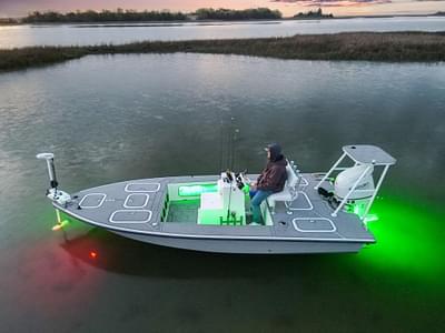 BOATZON | Flats and Bay 18x8 1999