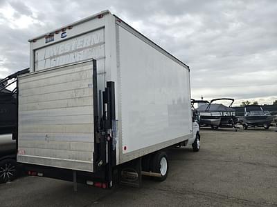 BOATZON | Ford Econoline 14 Box Van 2014