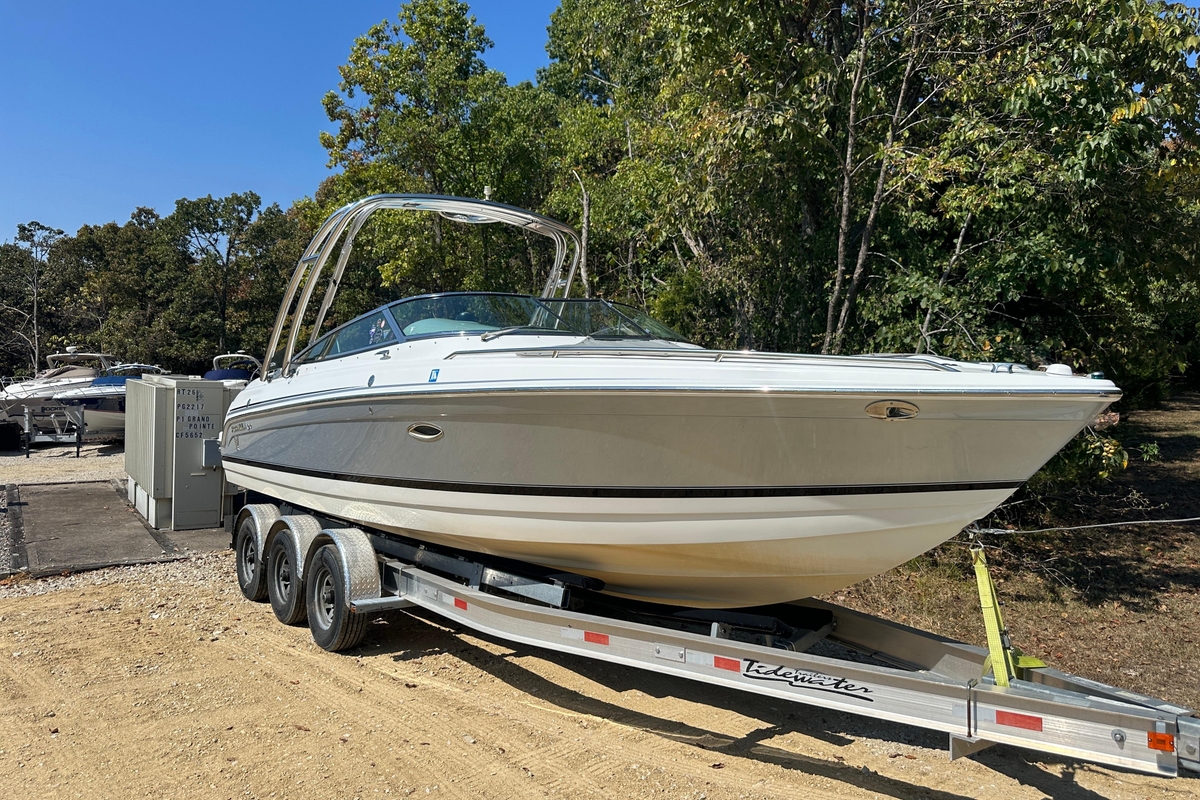 2005 Formula 260 Bowrider - Sold Boat