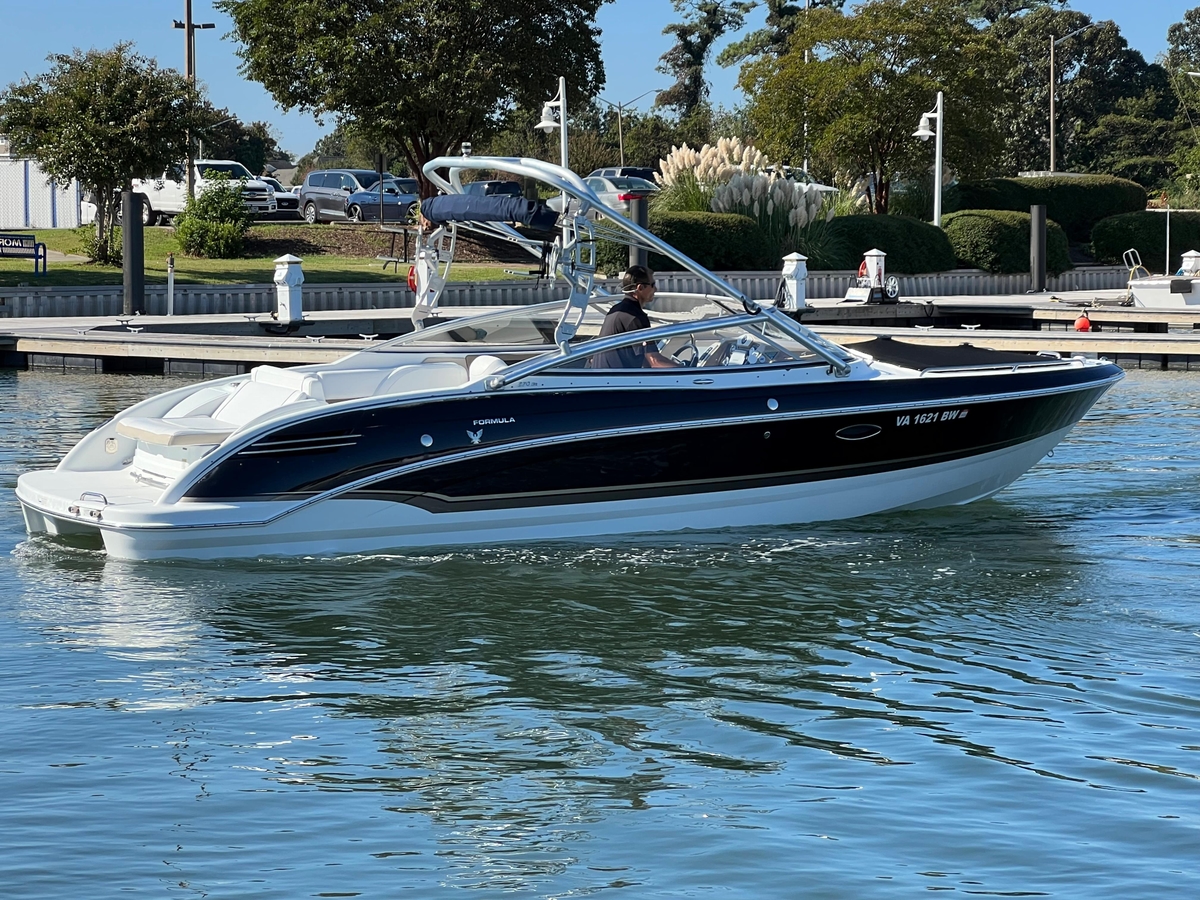 2013 Formula 270 Bowrider - Sold Boat