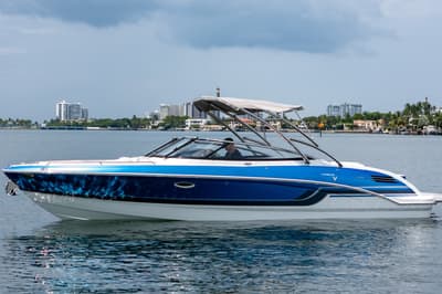 BOATZON | Formula 270 Bowrider 2019