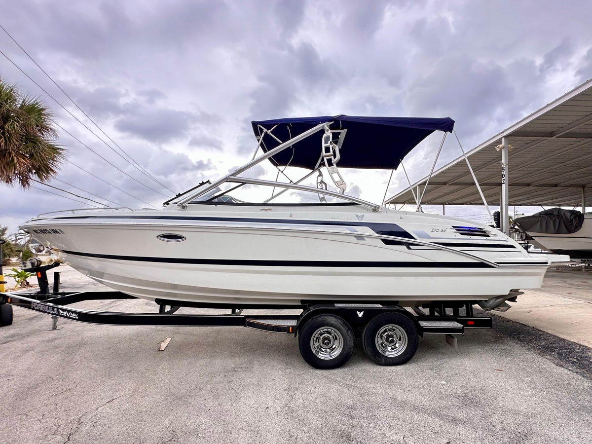 2021 Formula 270 Bowrider - Sold Boat