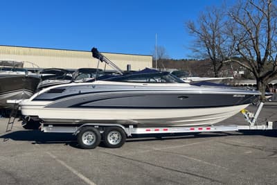 BOATZON | Formula 270 Bowrider 2021