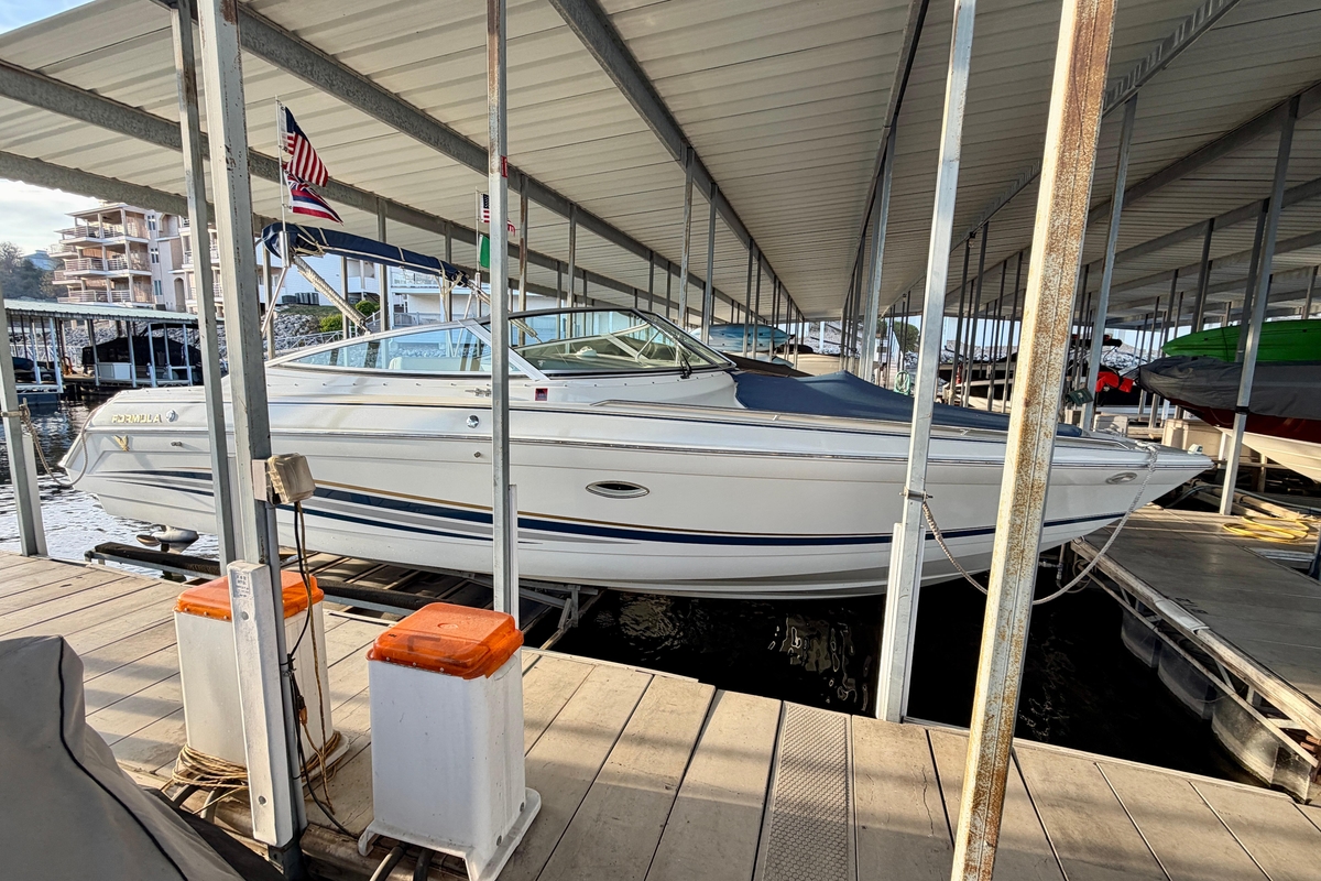 2000 Formula 280 Bowrider - Sold Boat