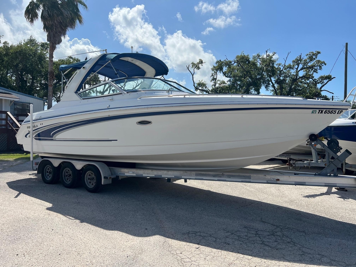 2004 Formula 280 Bowrider - Sold Boat