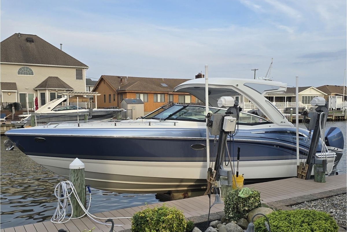 2020 Formula 310 Bowrider OB - Sold Boat
