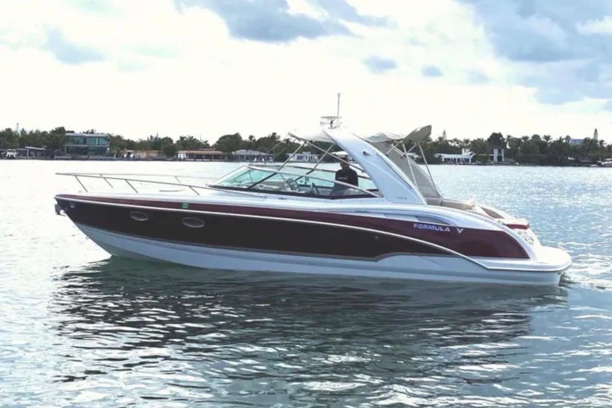 2010 Formula 310 Sun Sport - Sold Boat