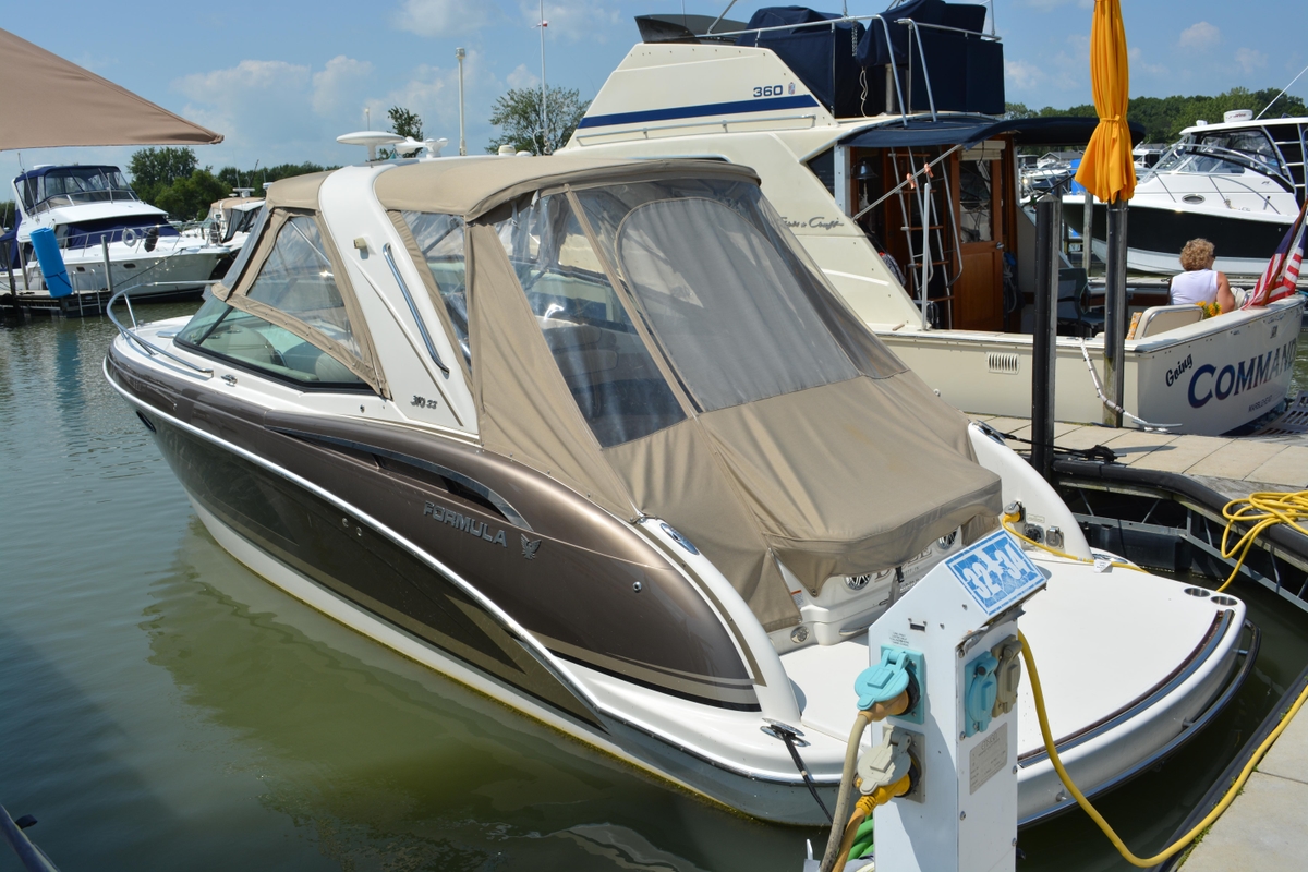 2015 Formula 310 Sun Sport - Sold Boat
