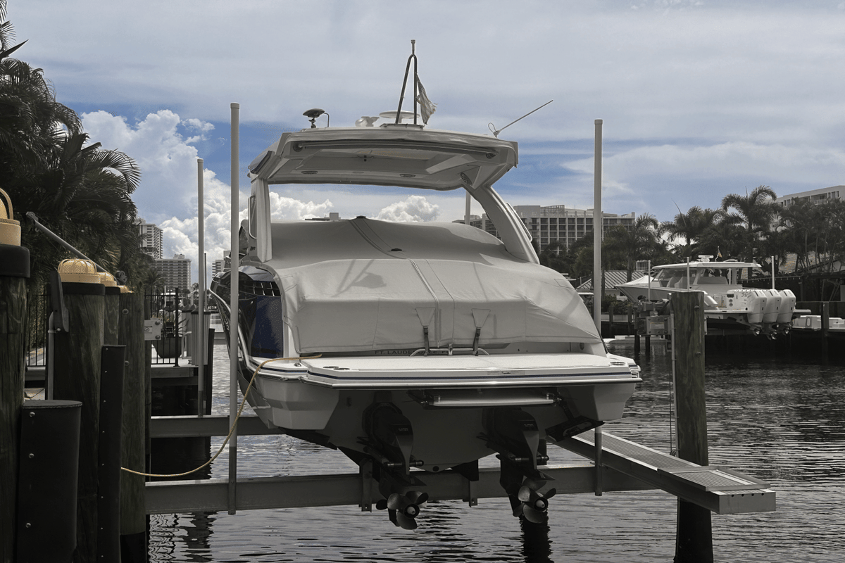 2020 Formula 330 CROSSOVER BOWRIDER - Sold Boat
