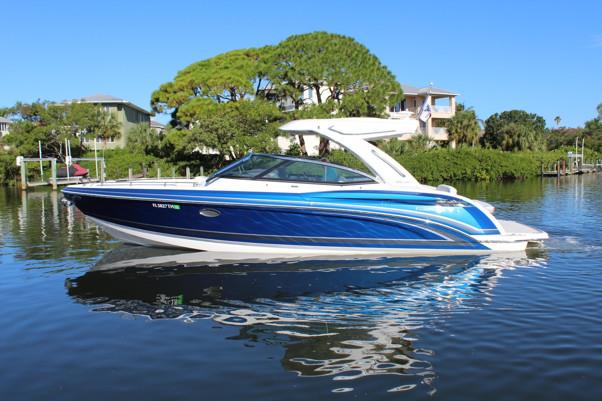 2023 Formula 330 Crossover Bowrider - Sold Boat