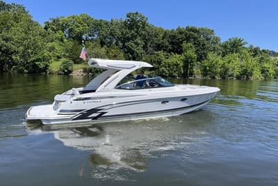 BOATZON | Formula 330 Crossover Bowrider IO 2025