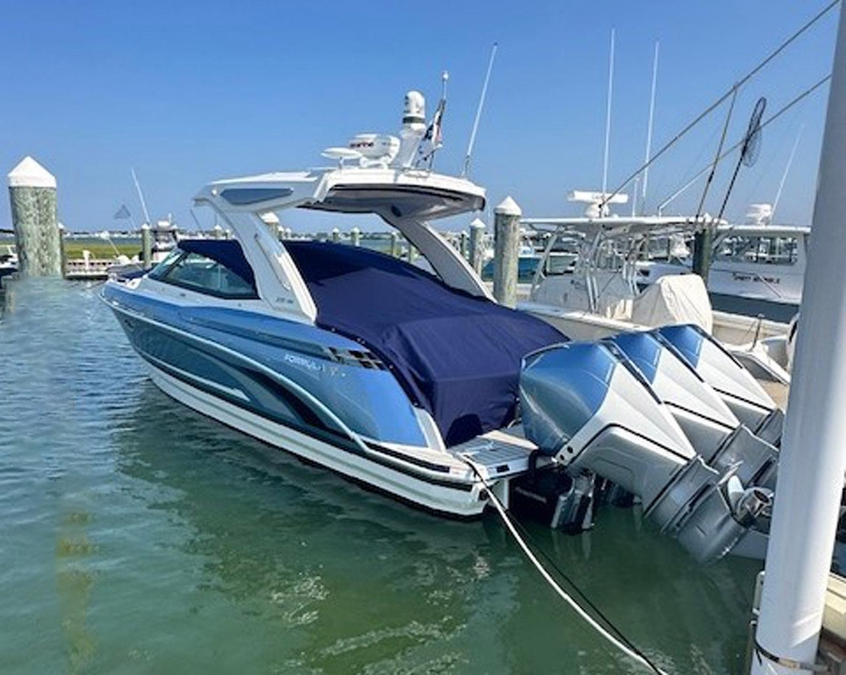 2025 Formula 330 Crossover Bowrider OB - Sold Boat
