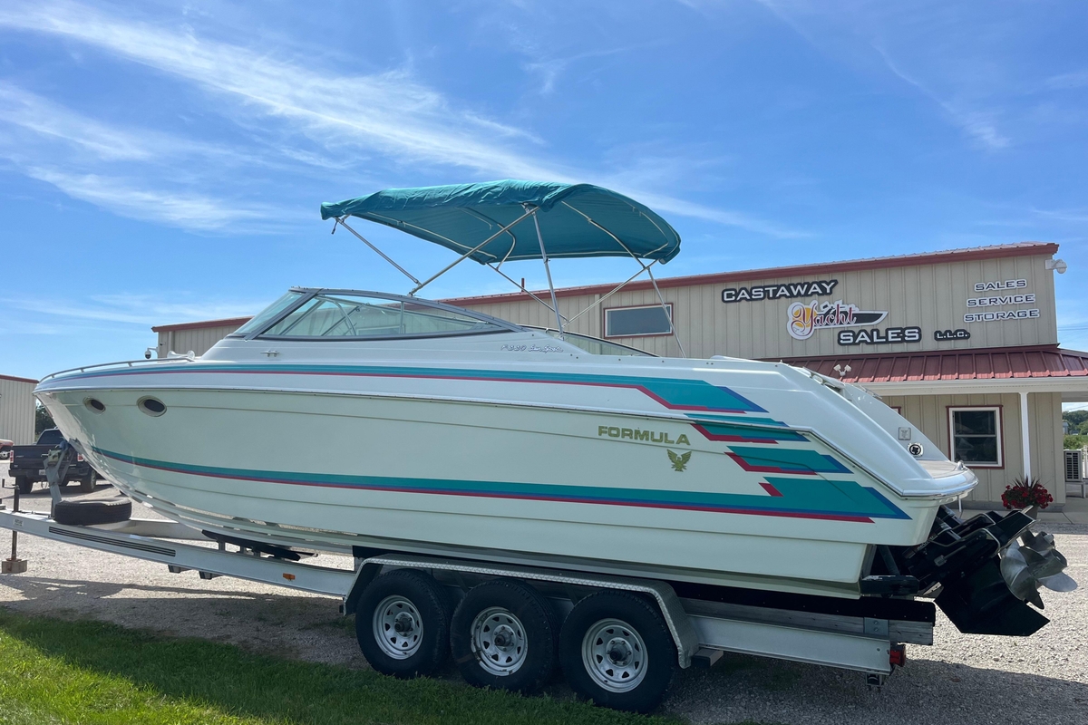 1996 Formula 330 Sun Sport - Sold Boat