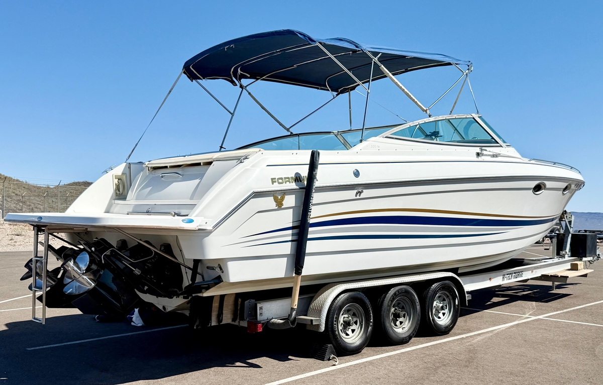 2000 Formula 330 Sun Sport - Sold Boat
