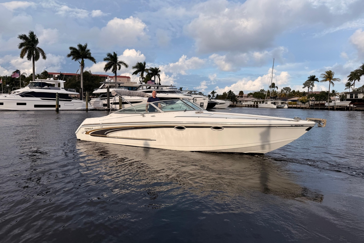 2002 Formula 330 Sun Sport - Sold Boat