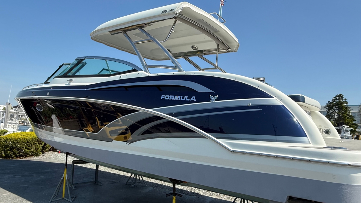 2016 Formula 350 CBR - Sold Boat