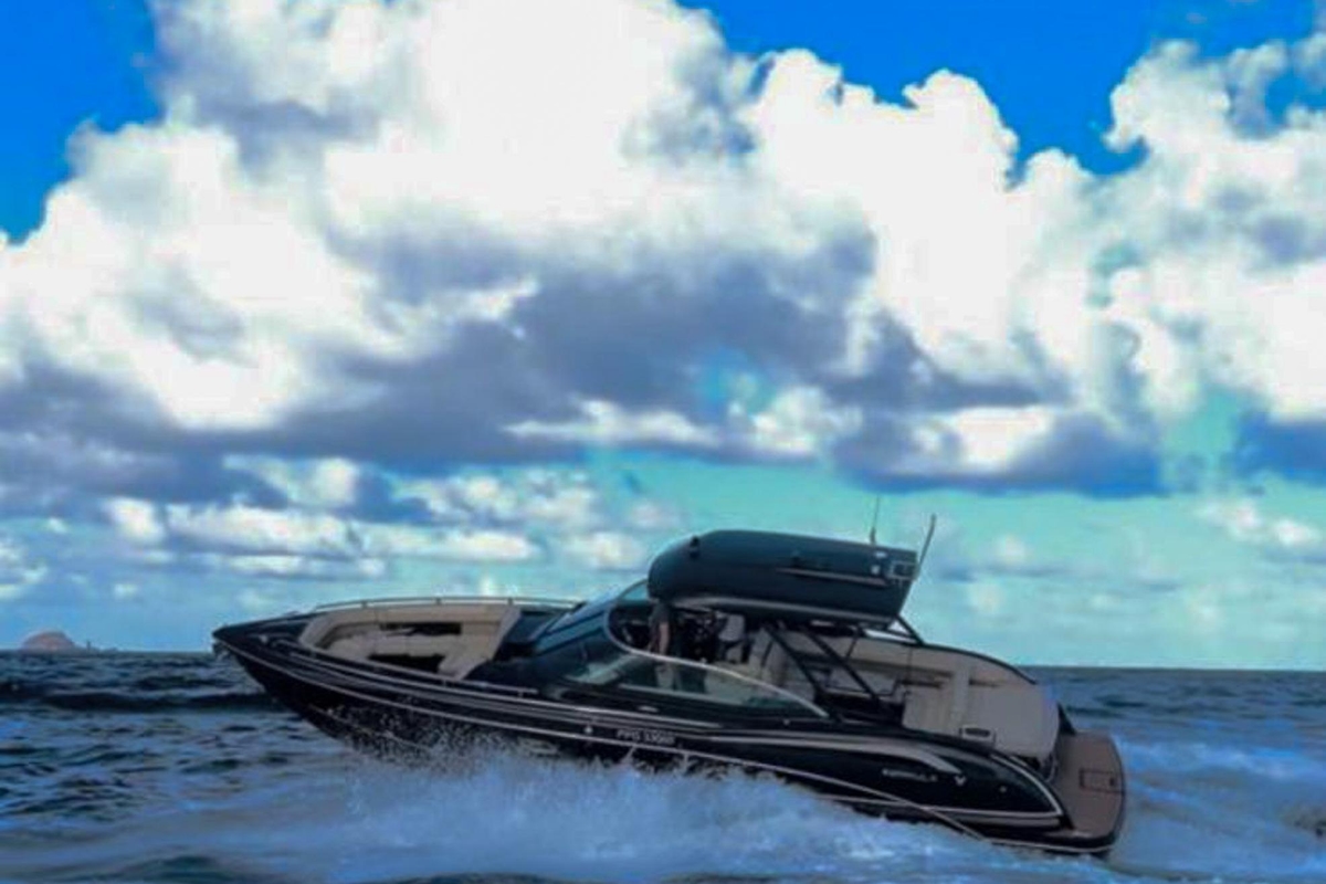 2018 Formula 350 Crossover Bowrider - Sold Boat