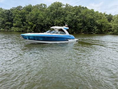 BOATZON | Formula 350 Crossover Bowrider 2019