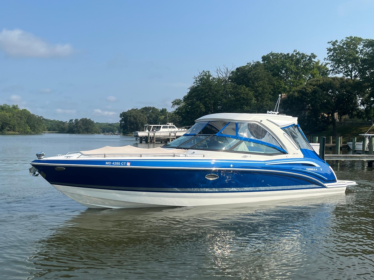 2020 Formula 350 Crossover Bowrider - Sold Boat