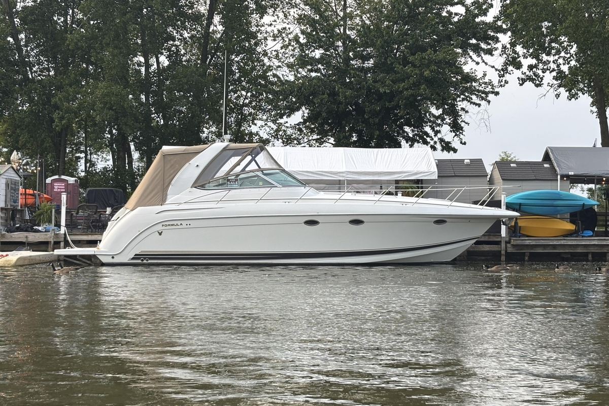 2001 Formula 37 Performance Cruiser - Sold Boat