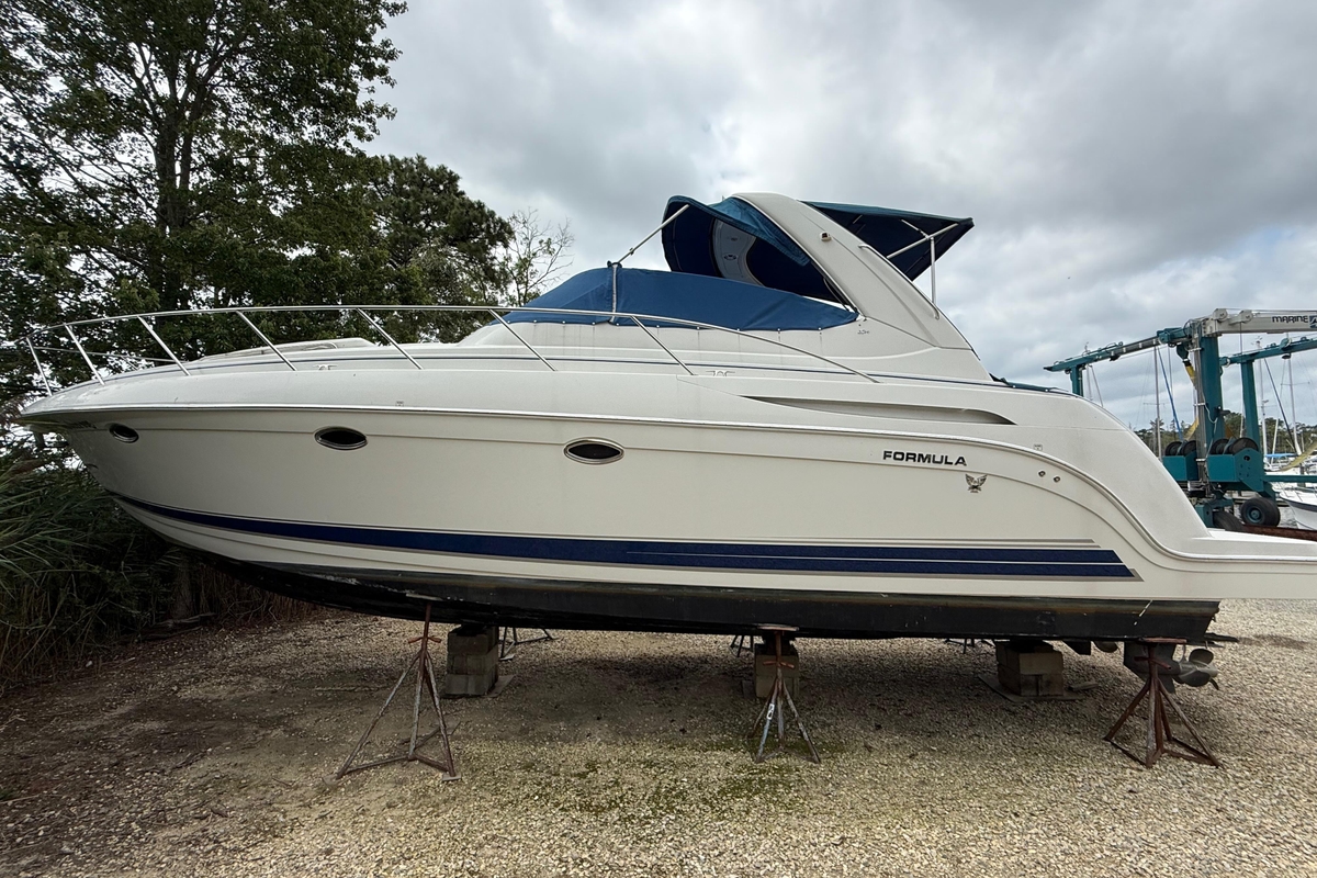 2003 Formula 37 Performance Cruiser - Sold Boat