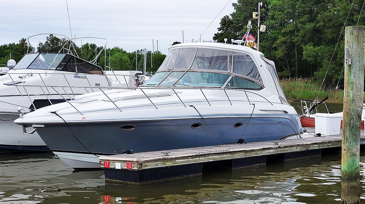 2006 Formula 37 Performance Cruiser - Sold Boat