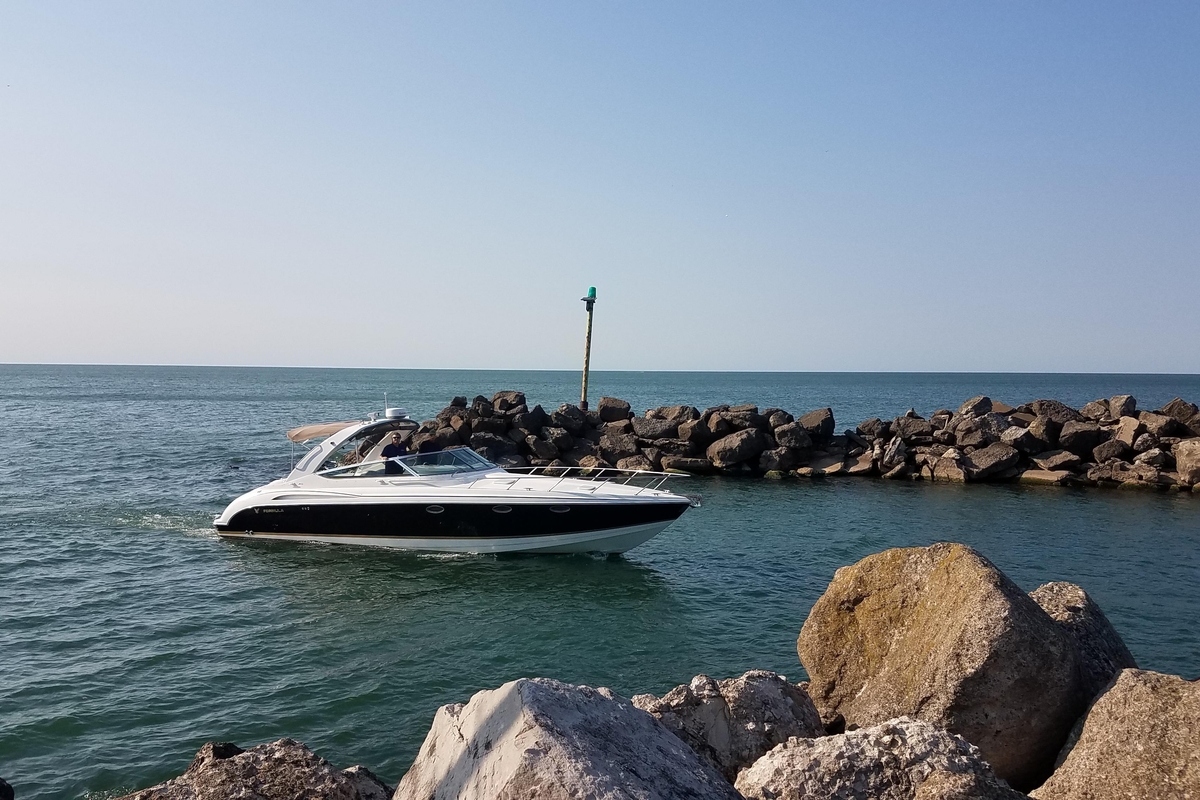 2004 Formula 370 Super Sport - Sold Boat