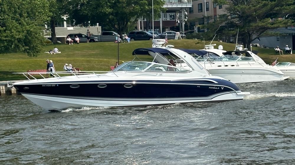 2014 Formula 370 Super Sport - Sold Boat