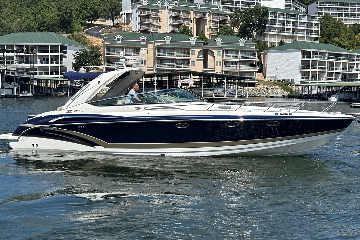 2018 Formula 370 Super Sport - Sold Boat
