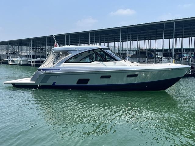 2022 Formula 380 Super Sport Crossover I/O - Sold Boat