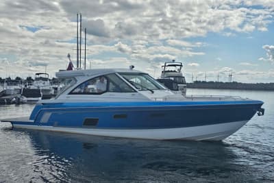 BOATZON | Formula 380 Super Sport Crossover IO 2022