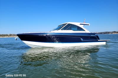 BOATZON | Formula 380 Super Sport Crossover IO 2023 BOATZON | Formula 380 Super Sport Crossover IO 2023