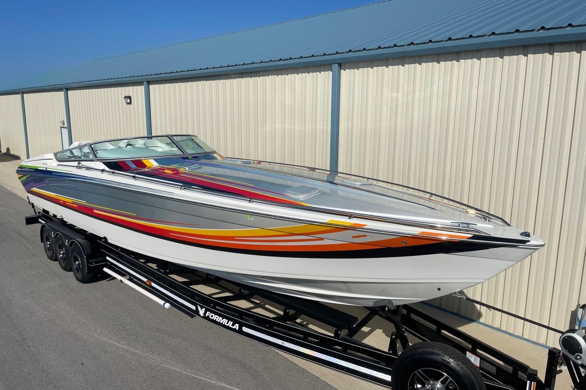 2004 Formula 382 FASTech - Sold Boat