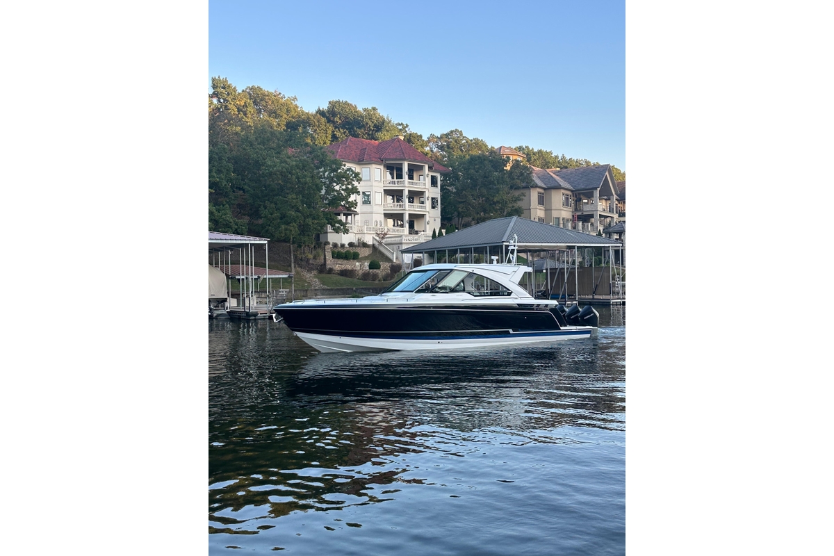 2020 Formula 400 Super Sport Crossover - Sold Boat